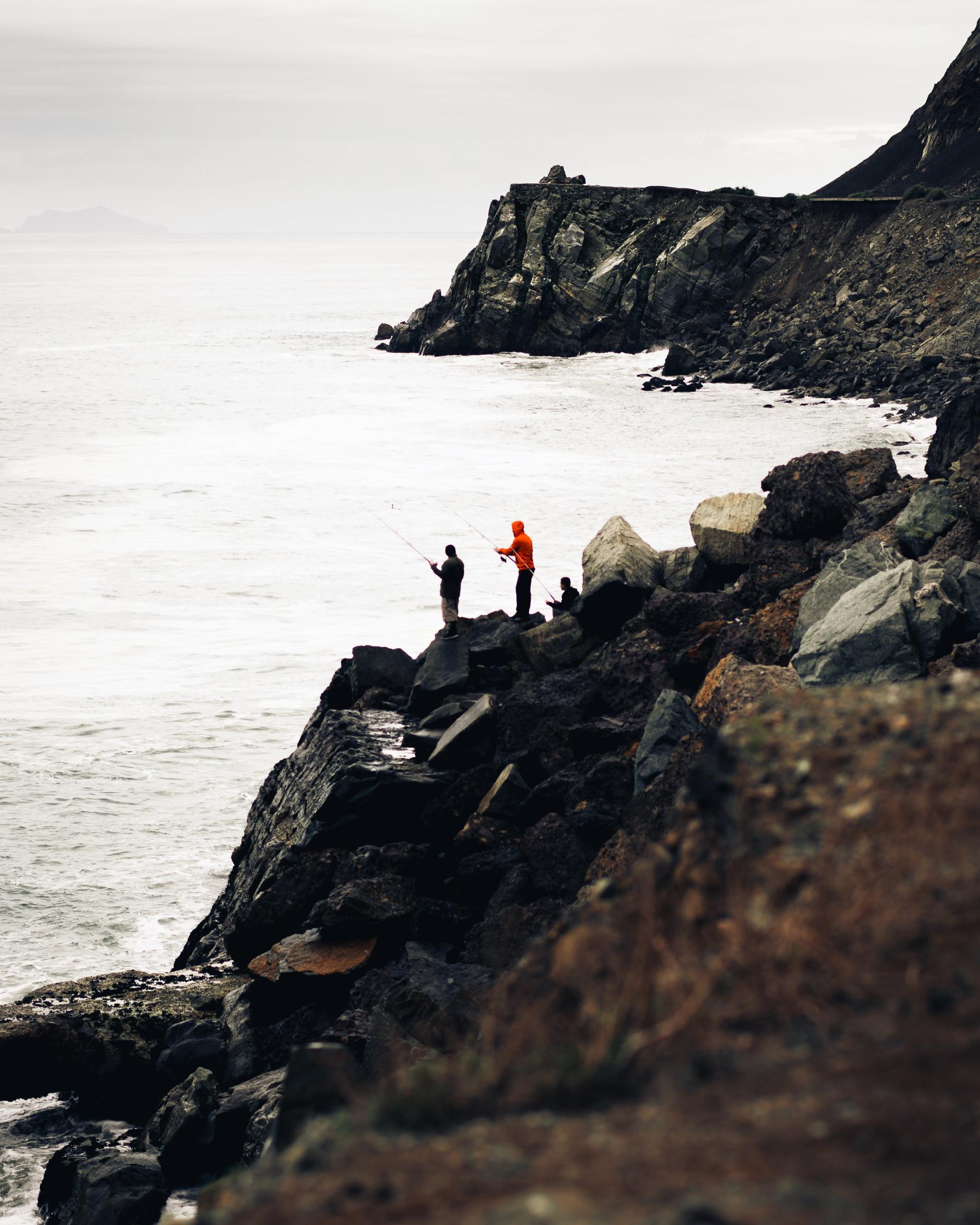 people-fishing-on-ocean